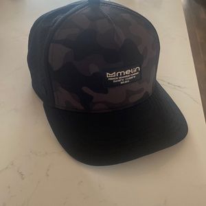 Melin odyssey 56cm hat